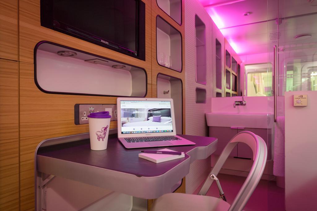 Yotelair London Heathrow Airport Hillingdon Exterior photo